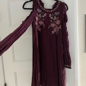 Beautiful Cold Shoulder American Eagle Dress